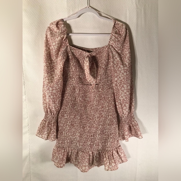 Elegant Floral Long Sleeve Dress - Picture 1 of 7